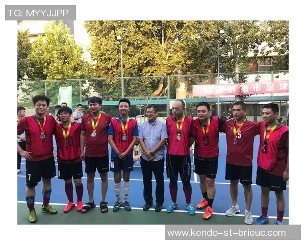 成都足球队荣登足球节奏排行榜第四名引发热议